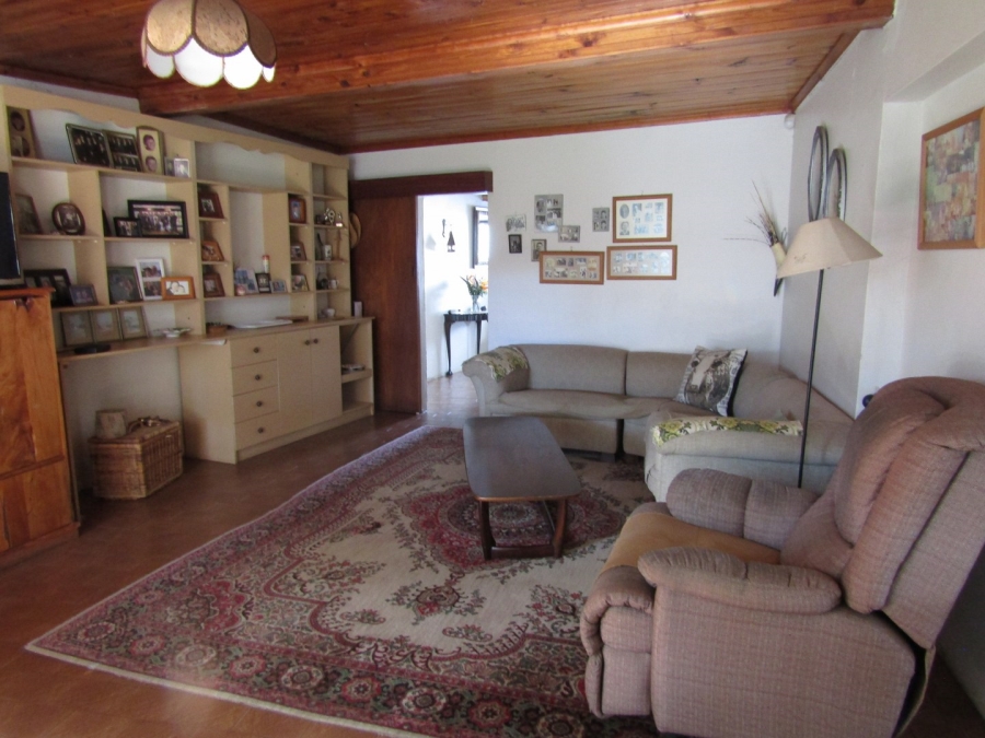 6 Bedroom Property for Sale in Humansdorp Eastern Cape
